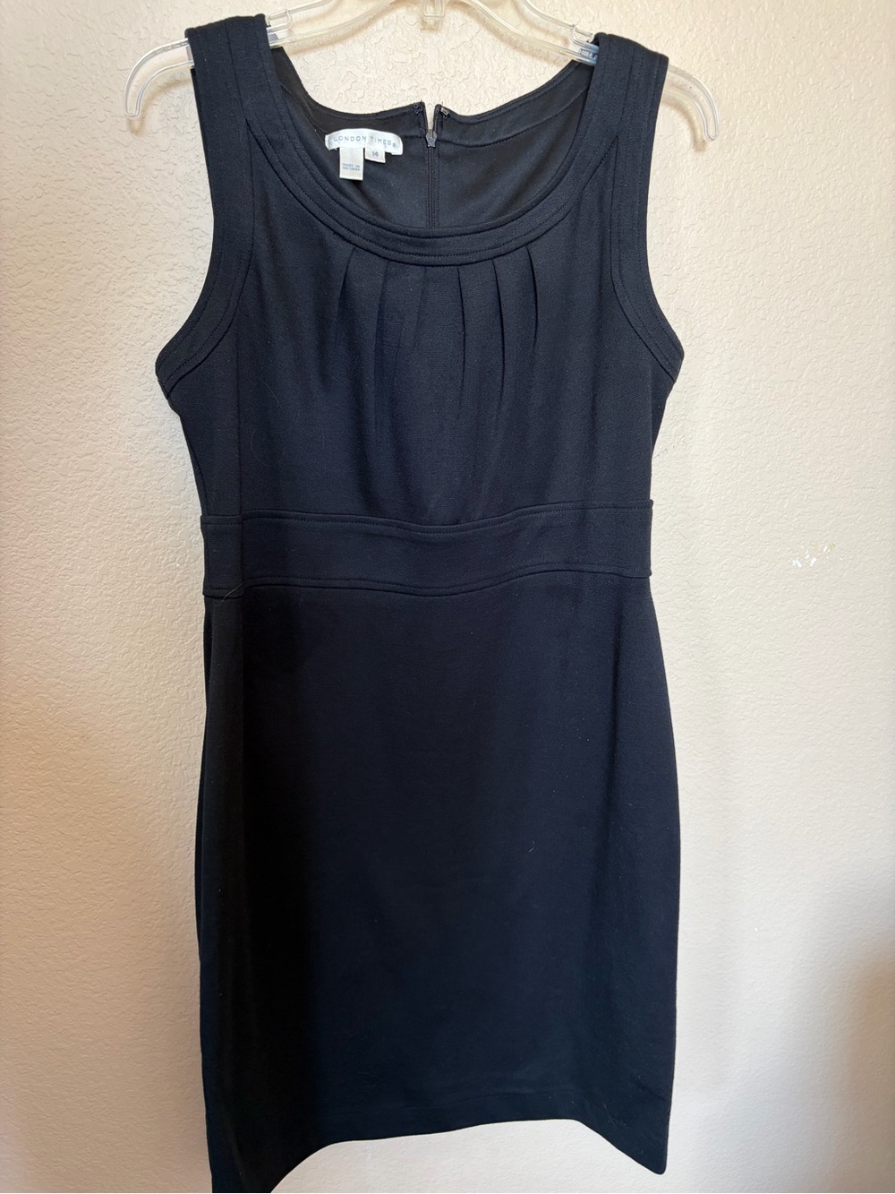 $20 Sale London Times Black Sleeveless Sheath Dress